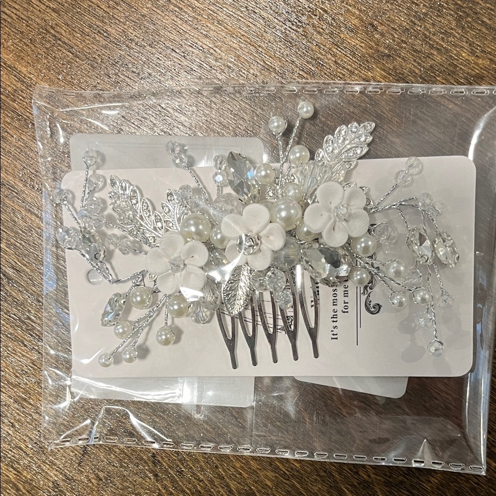 Elegant Silver Floral Hair Comb